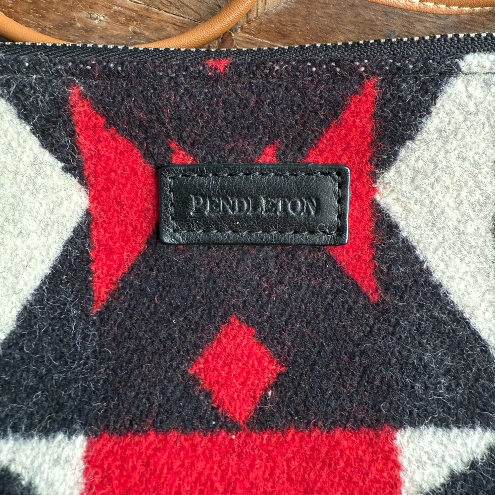 Pendleton Aztec Design Wool Crossbody Bag - Picture 2 of 10